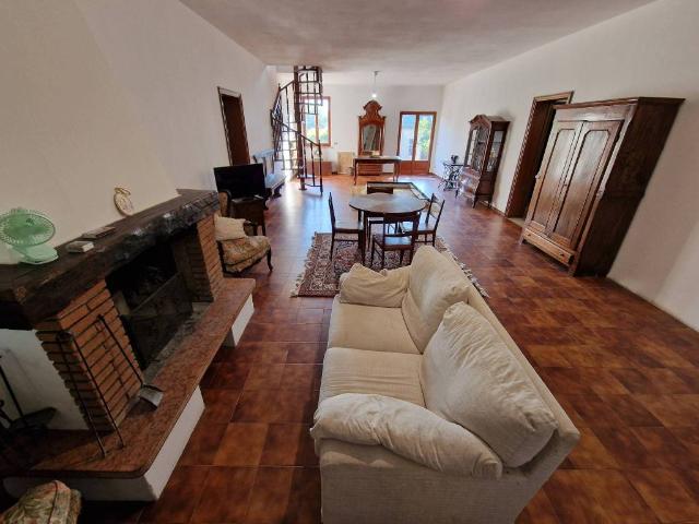 Villa Indipendente in vendita a Goito, Lombardia