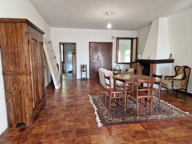Villa Indipendente in vendita a Goito, Lombardia
