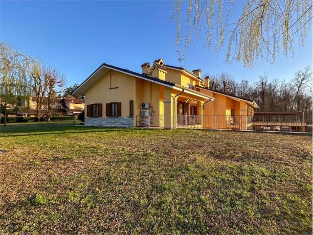 Villa Indipendente in vendita a Golasecca, Varese