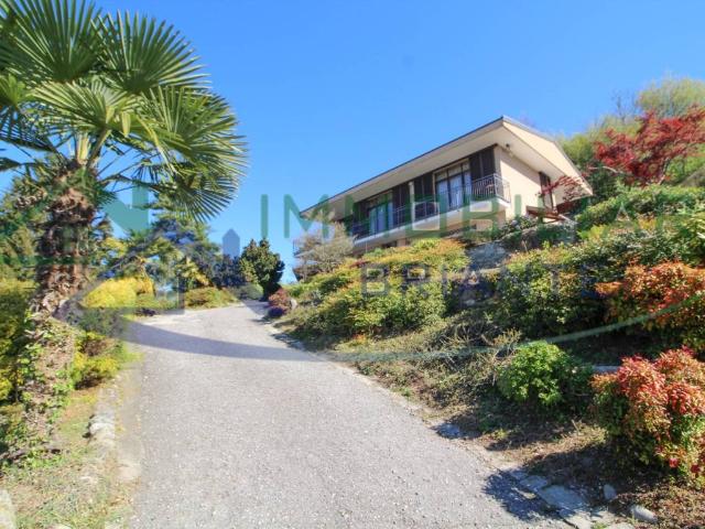 Villa Indipendente in vendita a Golasecca, Varese