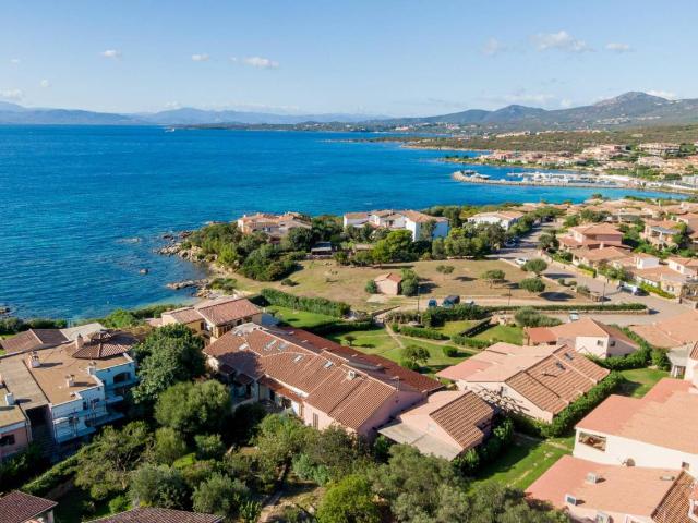 Villa Indipendente in vendita a Baia Caddinas, Golfo Aranci
