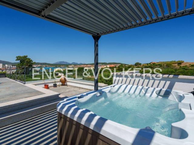 Villa Indipendente in vendita a Baia Caddinas, Golfo Aranci