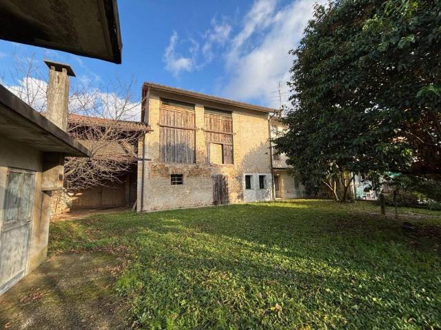 Villa Indipendente in vendita a Gonars, Friuli-Venezia Giulia