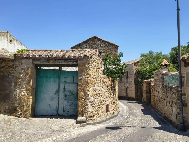 Villa Indipendente in vendita a Gonnoscodina, Sardigna/Sardegna