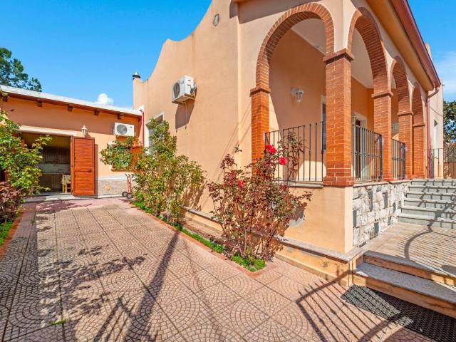 Villa Indipendente in vendita a Gonnosnò, Sardigna/Sardegna