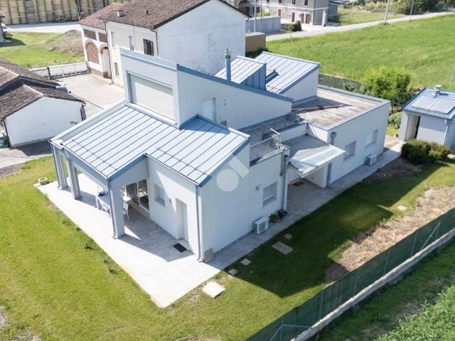 Rustico in vendita a Vo' di Bagno, Pegognaga