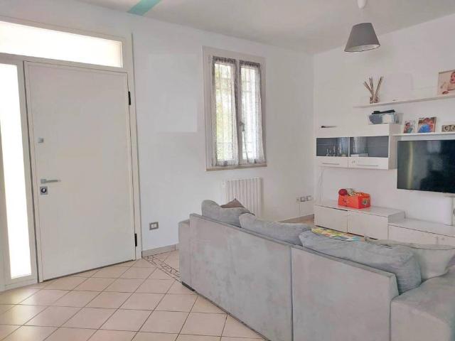 Villa Indipendente in vendita a Bondeno Di Gonzaga, Lombardia