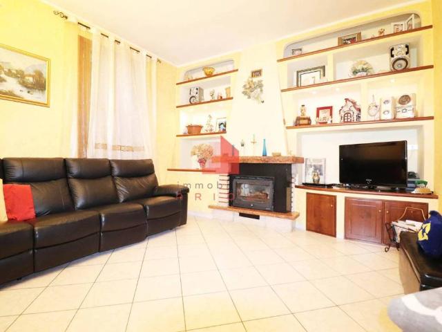 Villa Indipendente in vendita a Bondeno Di Gonzaga, Lombardia