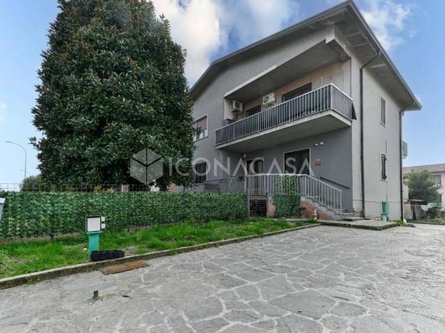 Villa Indipendente in vendita a Gorgonzola, Lombardia