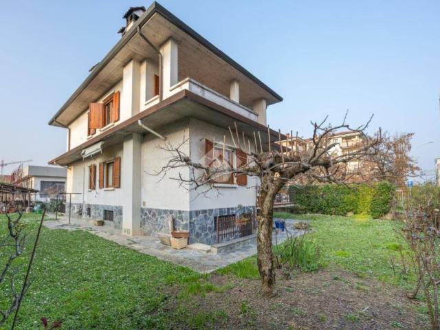 Villa Indipendente in vendita a Casino Luraghi, Gorgonzola