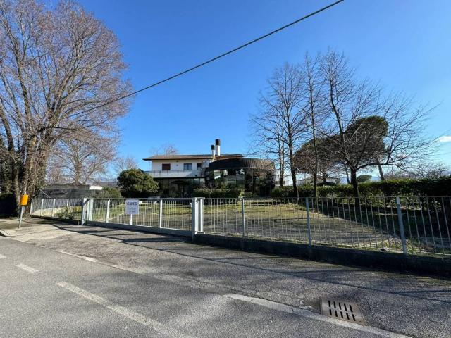 Villa Indipendente in vendita a Gorizia, Friuli-Venezia Giulia