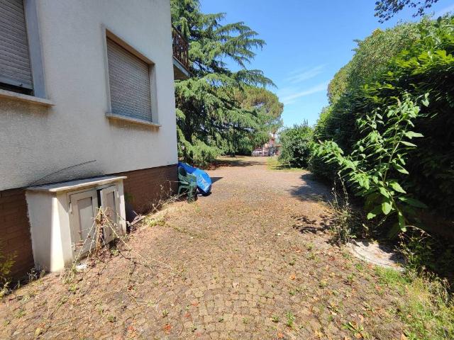 Villa Indipendente in vendita a Lucinico / Ločnik / Luzinìs, Gorizia