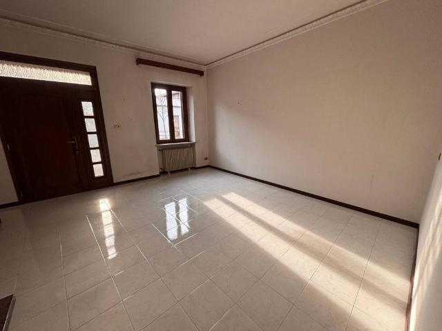 Villa Indipendente in vendita a Lucinico / Ločnik / Luzinìs, Gorizia