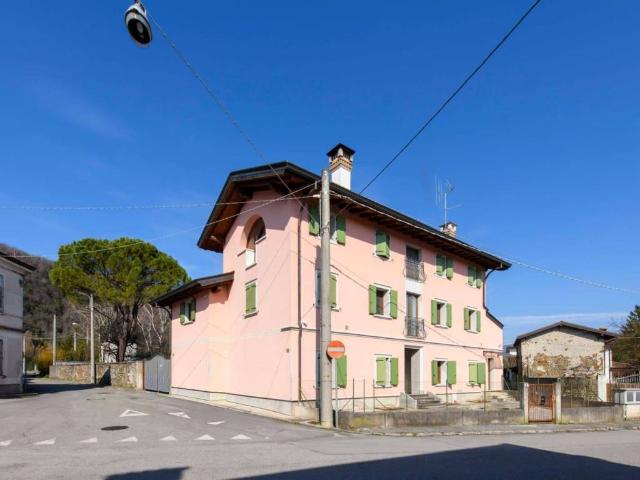 Villa Indipendente in vendita a Gorizia, Friuli-Venezia Giulia