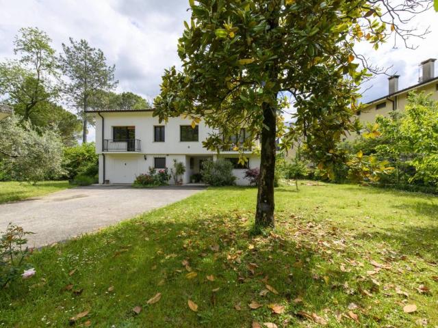 Villa Indipendente in vendita a Piazzutta / Placuta, Gorizia