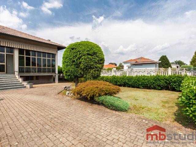 Villa Indipendente in vendita a Gorla Maggiore, Lombardia