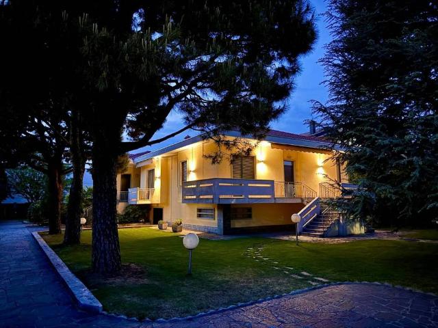 Villa Indipendente in vendita a Gorla Maggiore, Lombardia