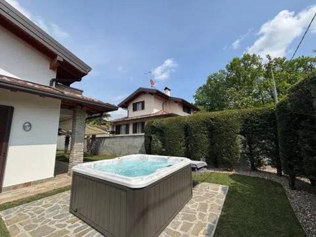 Villa Indipendente in vendita a Gorla Maggiore, Lombardia