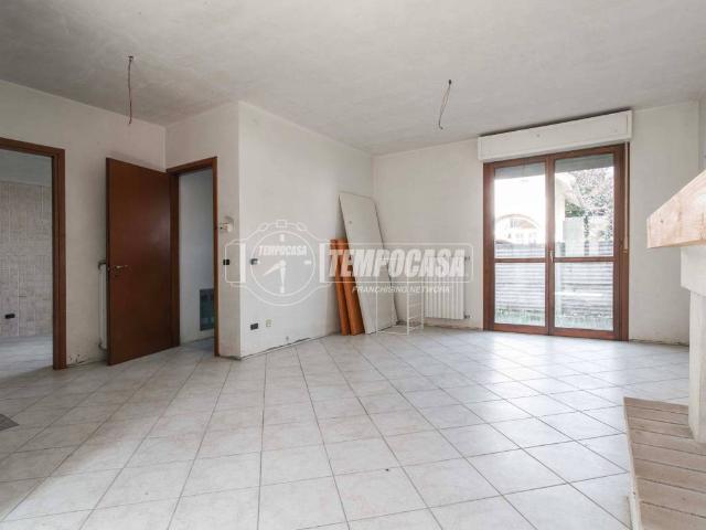 Villa Indipendente in vendita a Gorla Maggiore, Lombardia