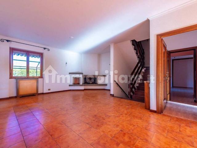 Villa Indipendente in vendita a Prospiano, Gorla Minore