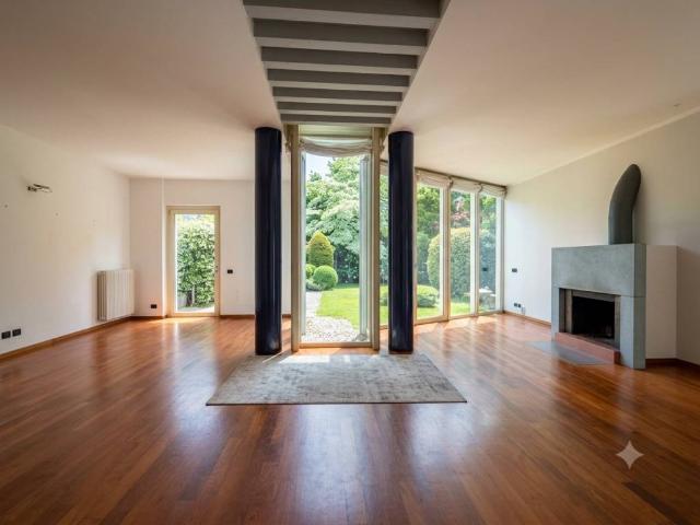 Villa Indipendente in vendita a Gorle, Lombardia