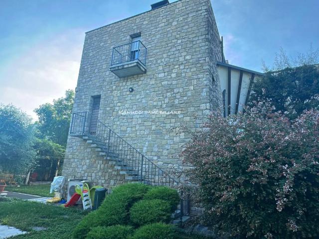 Villa Indipendente in vendita a Gorle, Lombardia