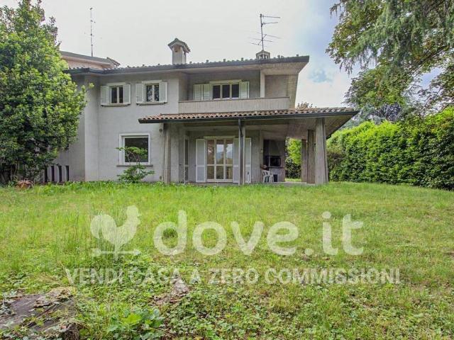 Villa Indipendente in vendita a Gorle, Lombardia