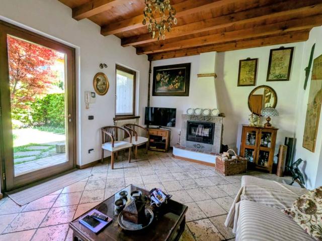 Villa Schiera in vendita a Gorle, Lombardia