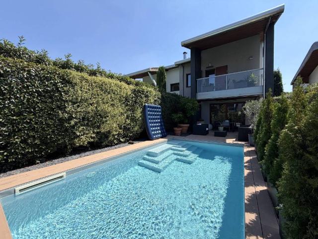 Villa Indipendente in vendita a Gorle, Lombardia