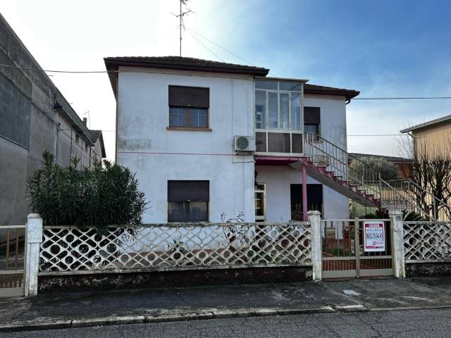 Villa Indipendente in vendita a Unione Delta del Po, Goro