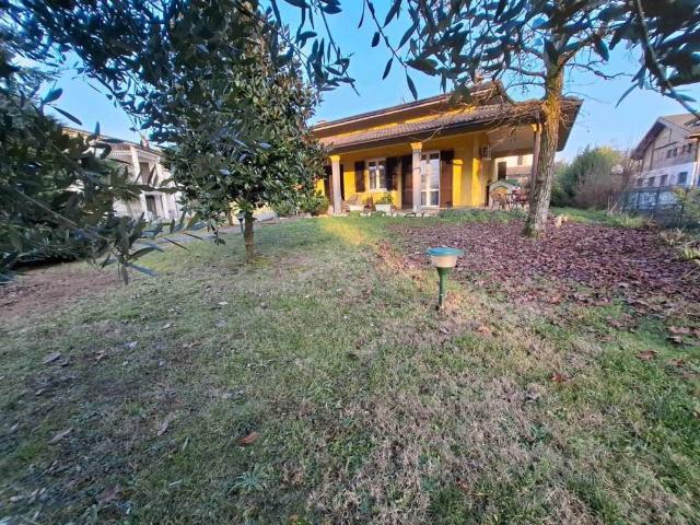 Villa Indipendente in vendita a Molino delle Tre Ruote, Gossolengo