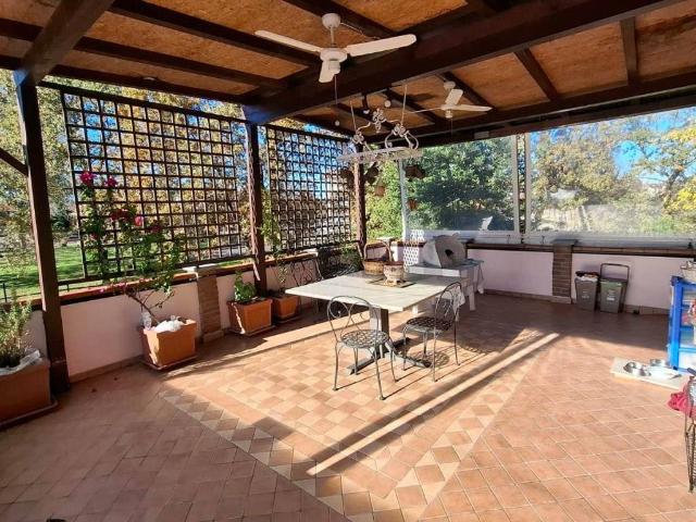 Villa Indipendente in vendita a Molino delle Tre Ruote, Gossolengo