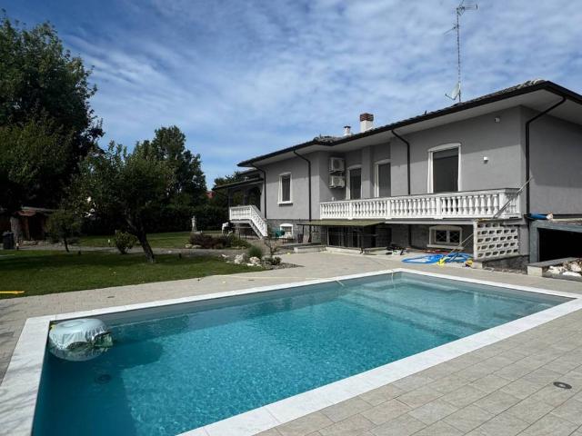 Villa Indipendente in vendita a Molino delle Tre Ruote, Gossolengo
