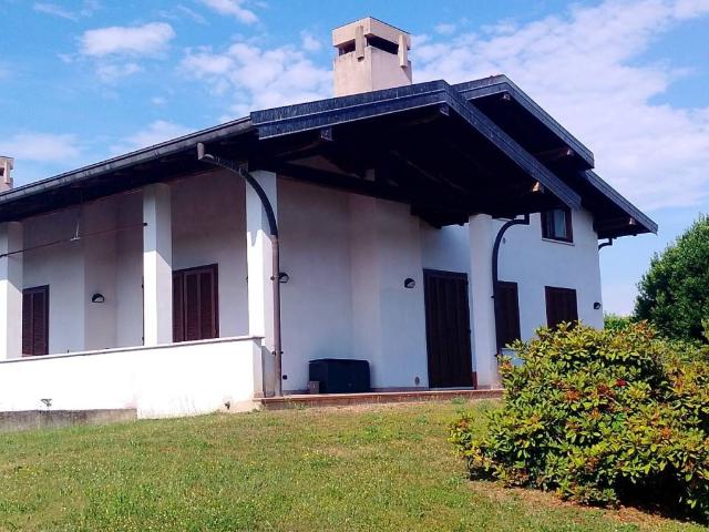 Villa Indipendente in vendita a Piemonte, Novara