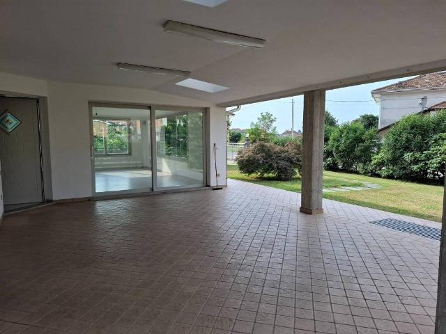 Villa Indipendente in vendita a Auzate, Gozzano