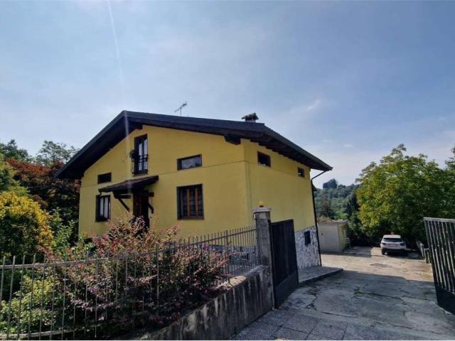 Villa Indipendente in vendita a Auzate, Gozzano