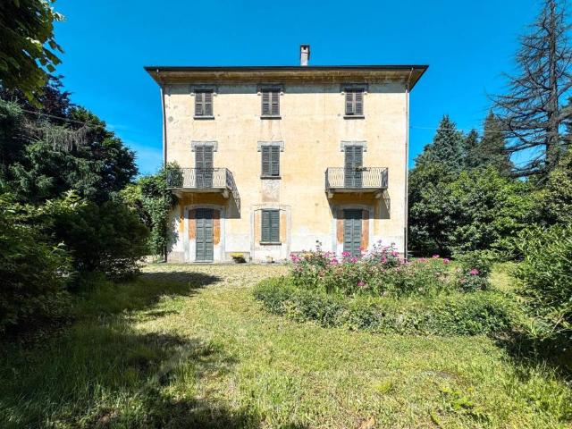 Villa Indipendente in vendita a Auzate, Gozzano