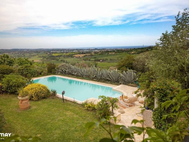 Villa Indipendente in vendita a Pirano Alto, Marche