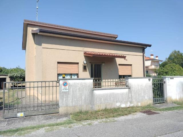 Villa Indipendente in vendita a Gradisca D'isonzo, Friuli-Venezia Giulia