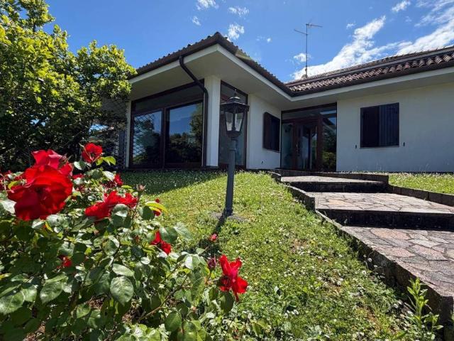 Villa Indipendente in vendita a Gradisca D'isonzo, Friuli-Venezia Giulia