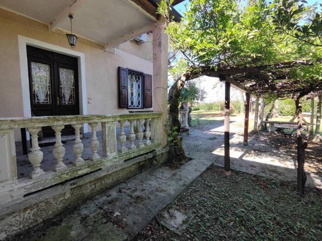 Villa Indipendente in vendita a Romans D'isonzo, Friuli-Venezia Giulia