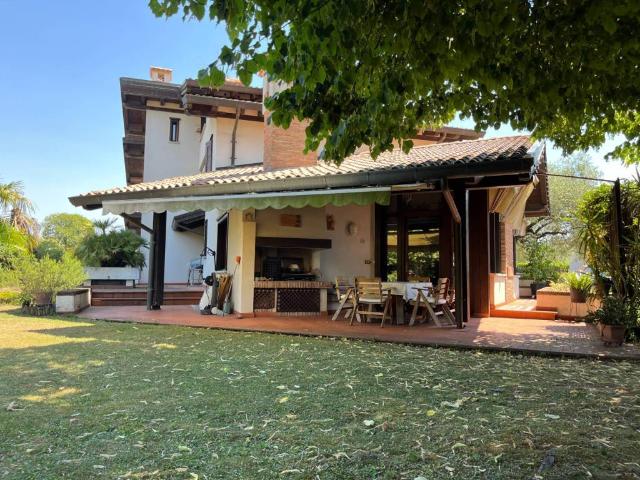 Villa Indipendente in vendita a Gradisca D'isonzo, Friuli-Venezia Giulia