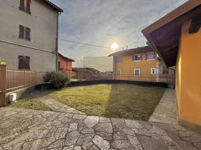Villa Indipendente in vendita a Piemonte, Biella