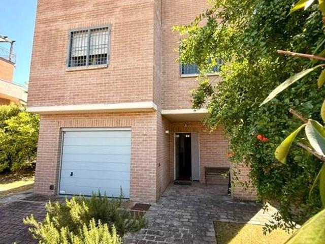 Villa Indipendente in vendita a Unione Terre di Pianura, Granarolo Dell'emilia