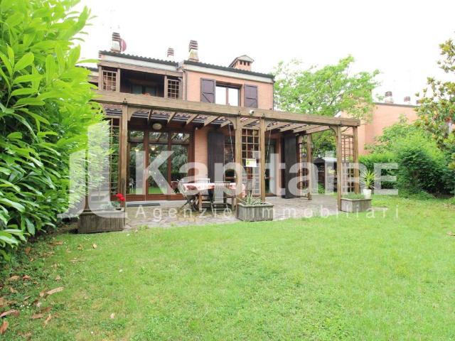 Villa Indipendente in vendita a Unione Terre di Pianura, Granarolo Dell'emilia