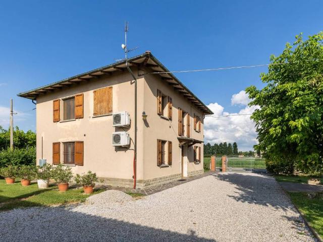 Villa Indipendente in vendita a Unione Terre di Pianura, Granarolo Dell'emilia