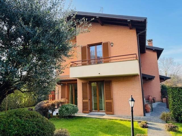 Villa Indipendente in vendita a Como, Lombardia