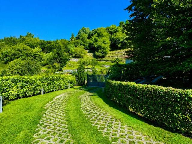 Villa Indipendente in vendita a Grandola Ed Uniti, Lombardia