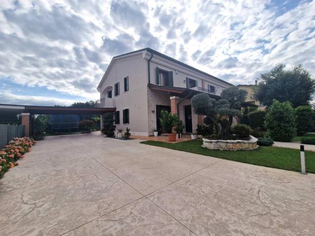 Villa Indipendente in vendita a Gazzo Padovano, Veneto