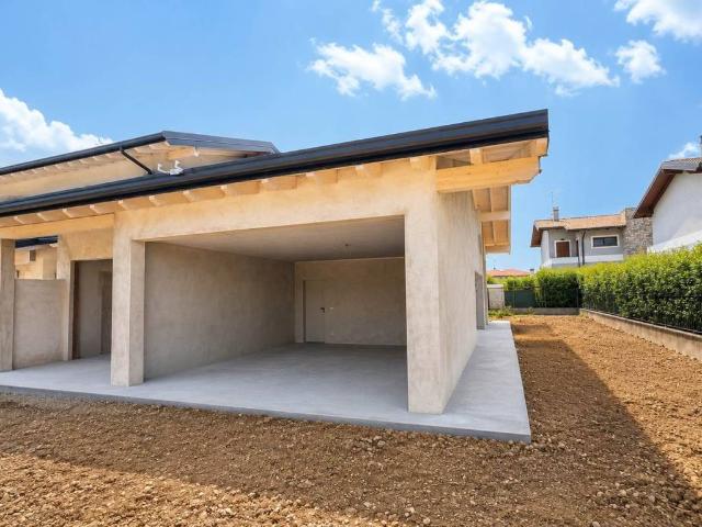 Villa Indipendente in vendita a Grassobbio, Lombardia
